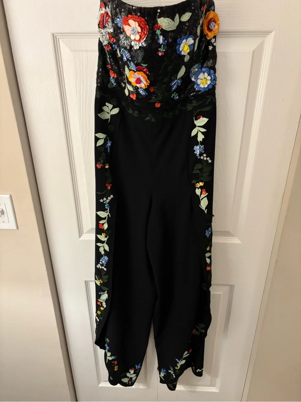 πΈ Alice + Olivia Sequin Floral Embroidered Bustier Jumpsuit πΈ - Picture 6 of 10